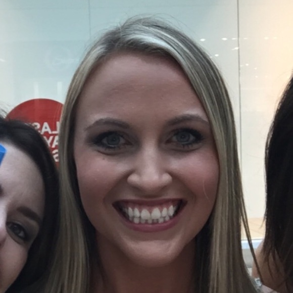 Meet your Posher, Michelle - Picture 1 of 1